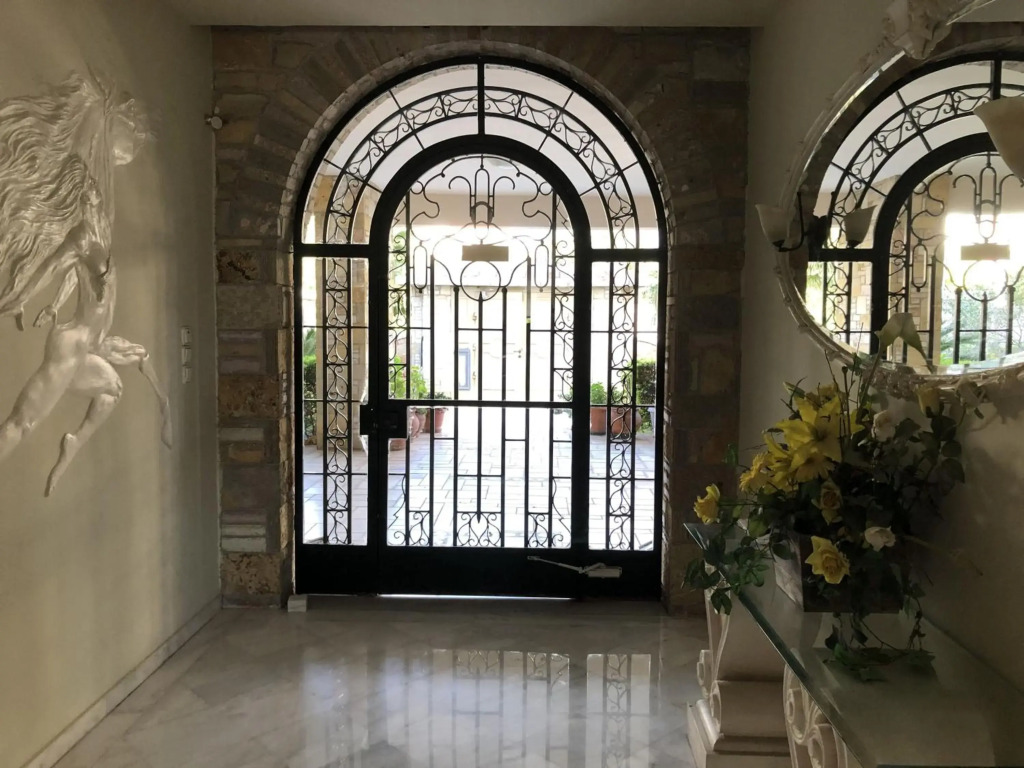 Luxury Garden Apartment Glyfada