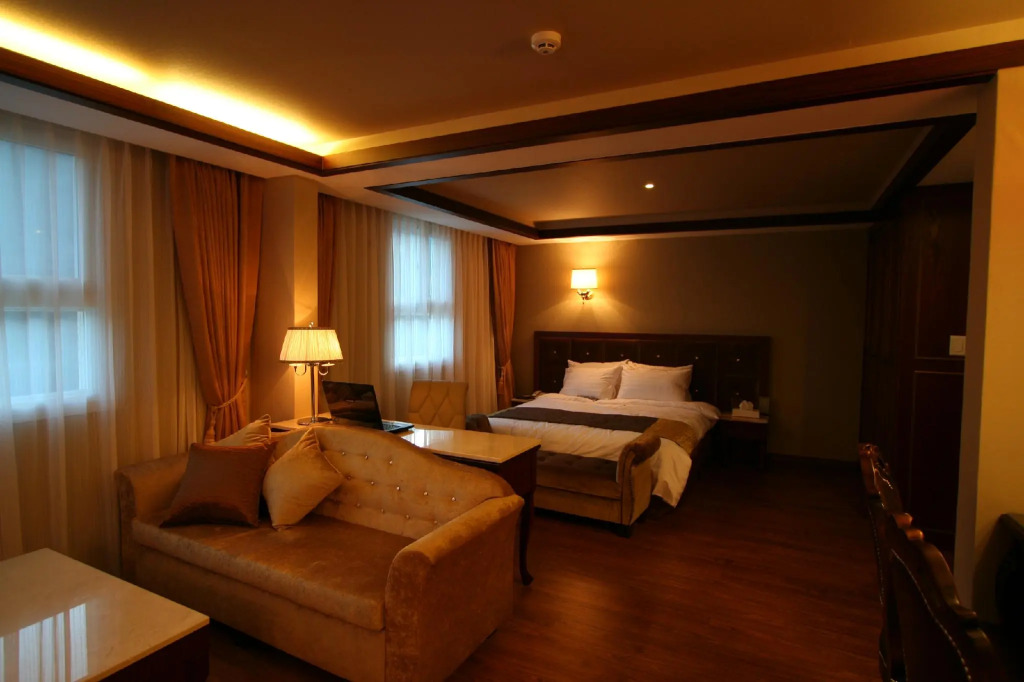 L'S Hotel