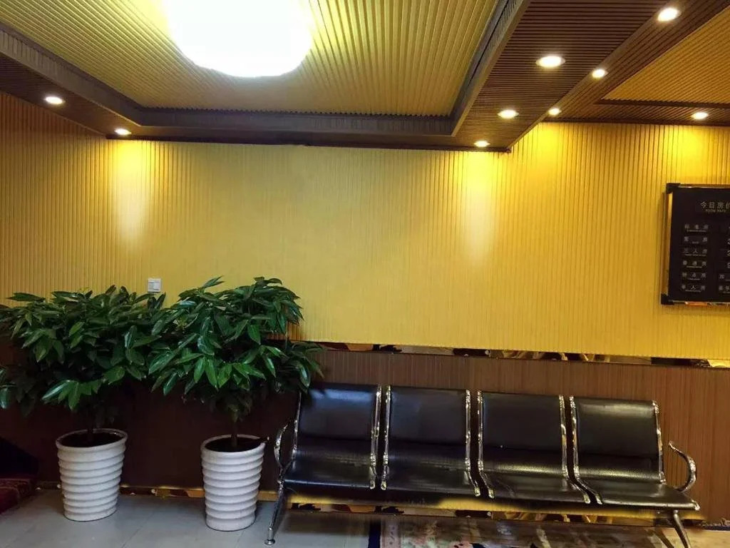 Manzhouli Crown Inn