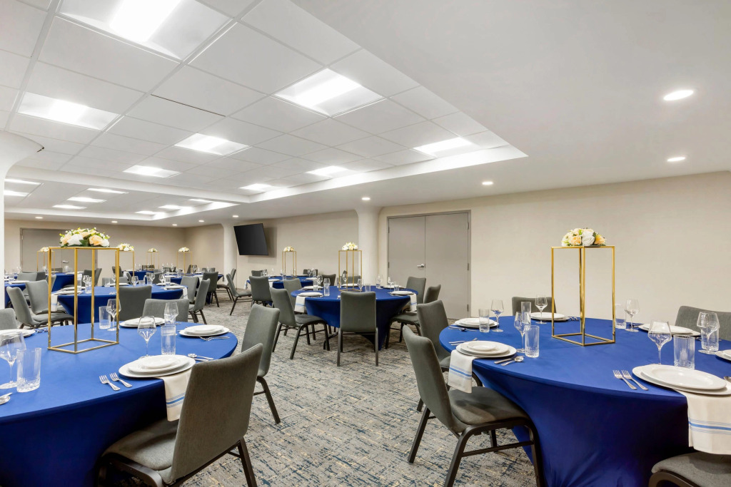Four Points by Sheraton Newark Airport
