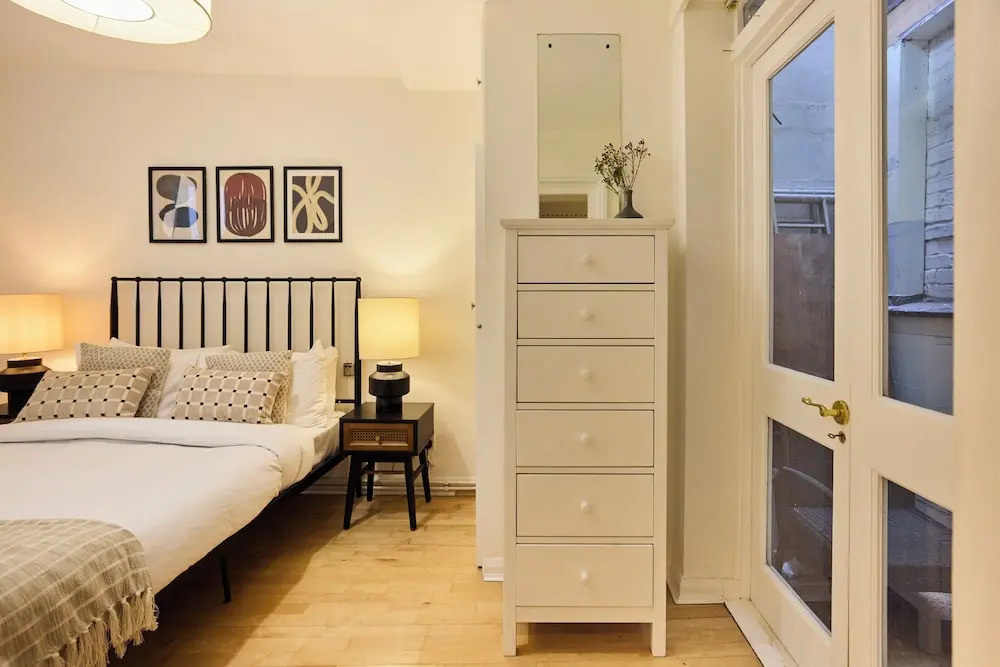 The Albion Lower Apartment