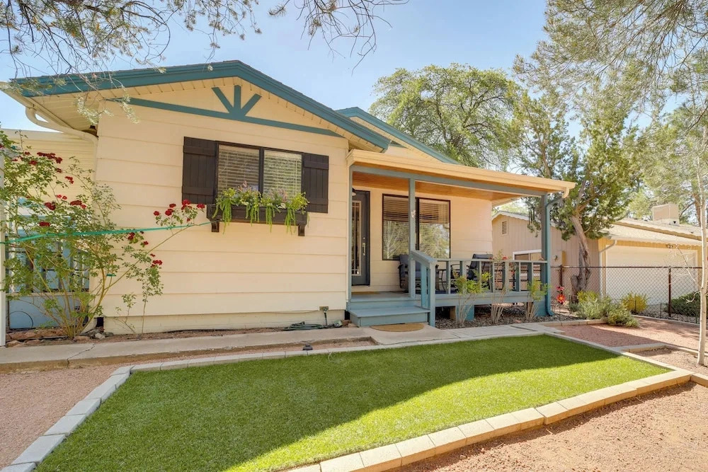 Payson Summer Getaway w/ Backyard