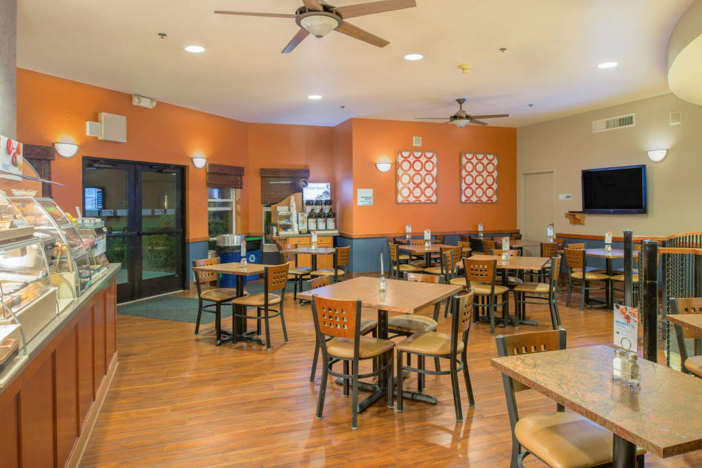 Holiday Inn Express Hotel & Suites Arcata/Eureka-Airport Area by IHG