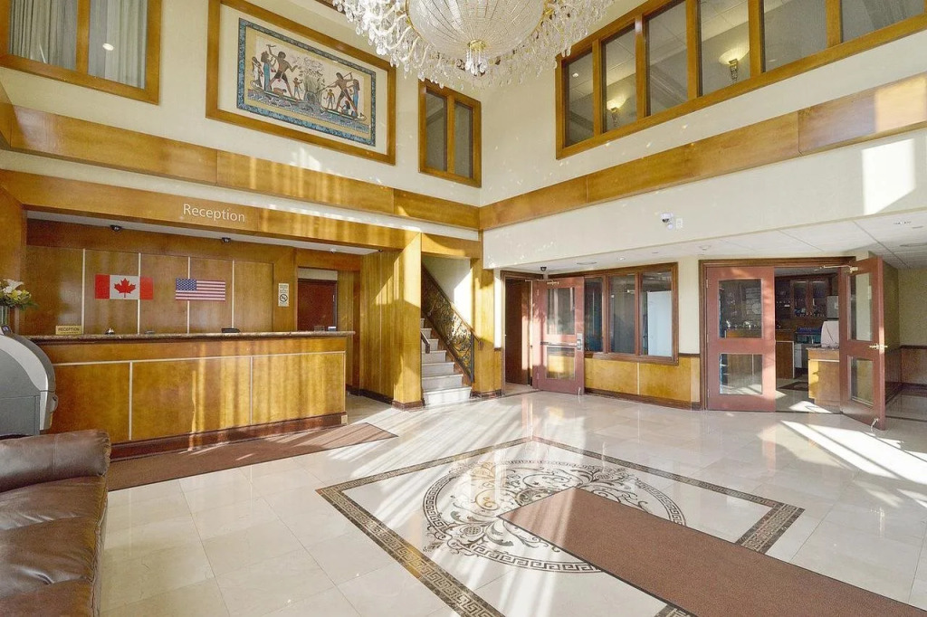 Woodbine Hotel & Suites