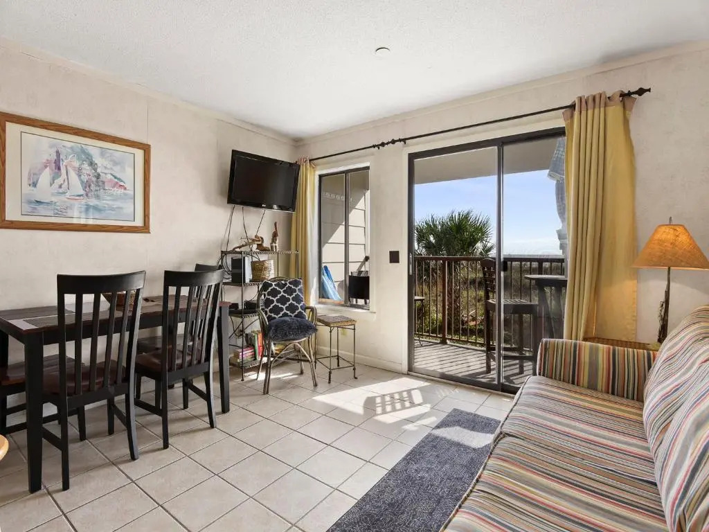 Beach & Tennis Admirals Row 105, Ocean Front, 1 Bedroom, 2 Pools, Tennis