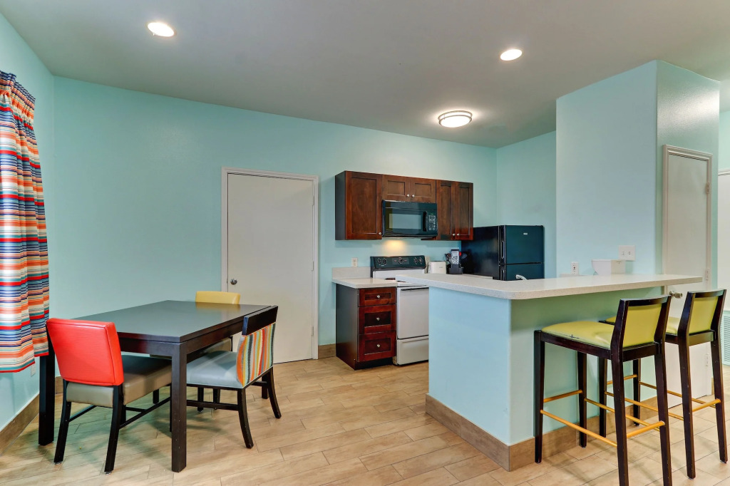 The Island Hotel Near Beach Port Aransas