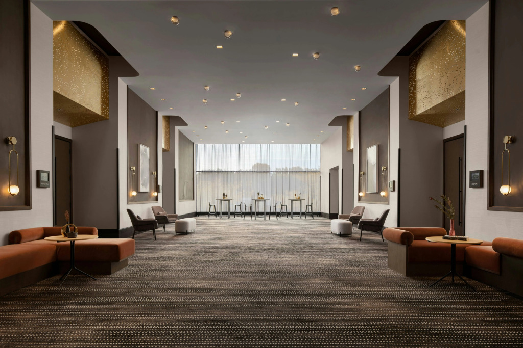 Renaissance Milwaukee West Hotel