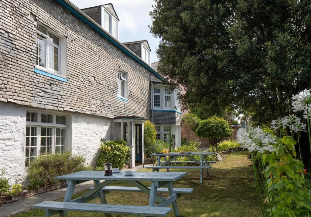 Pendennis Lodge