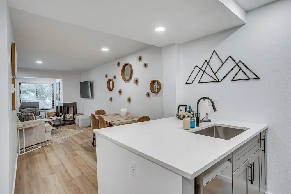 Remodeled Vail Condo w/ Hot Tub Access!