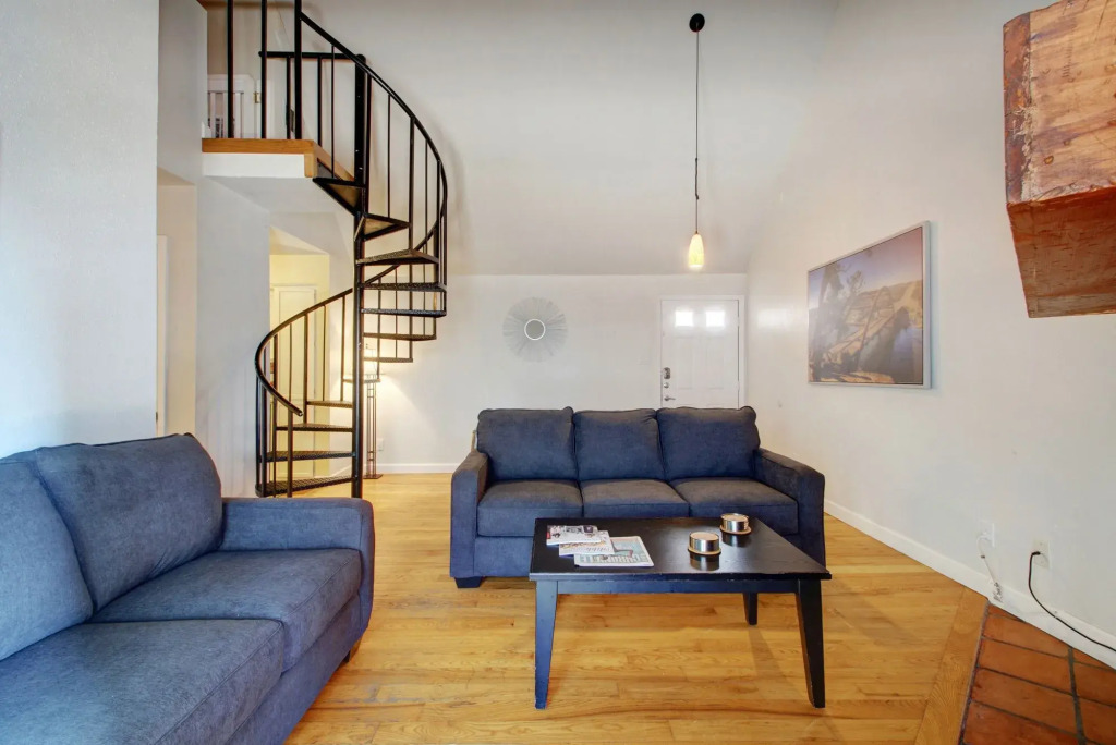 4 Bedroom Penthouse Suite by AustinStays