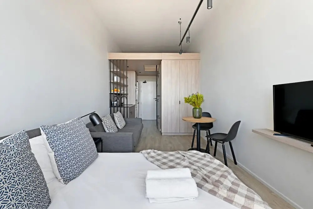 Modern Apt Co-working East City