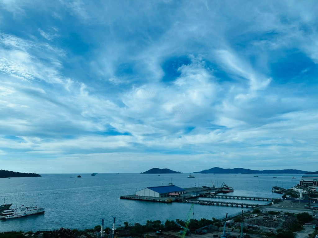 Jesselton Quay Staycation by Vluma Suites