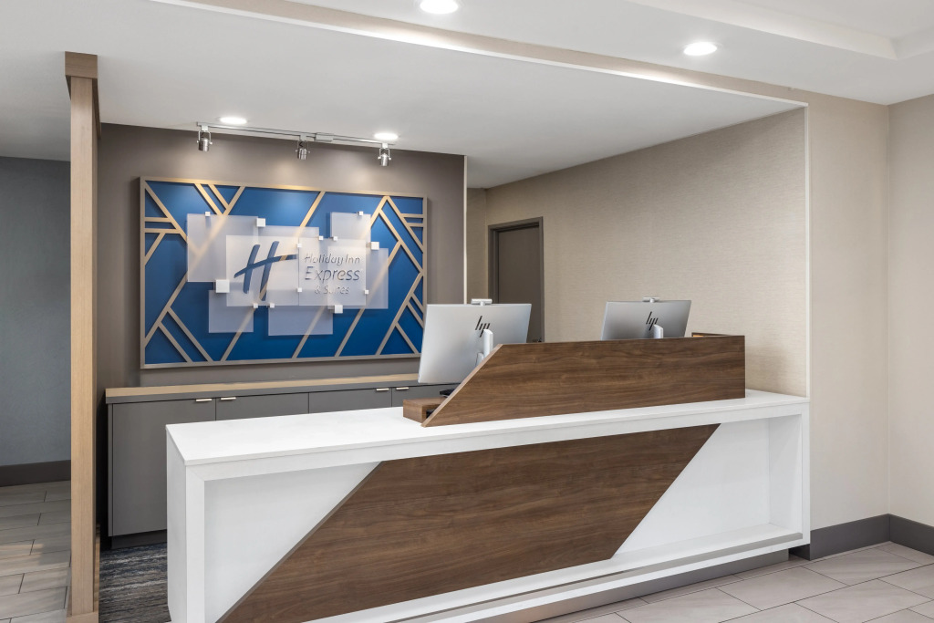 Holiday Inn Express & Suites Sacramento NE Cal Expo by IHG