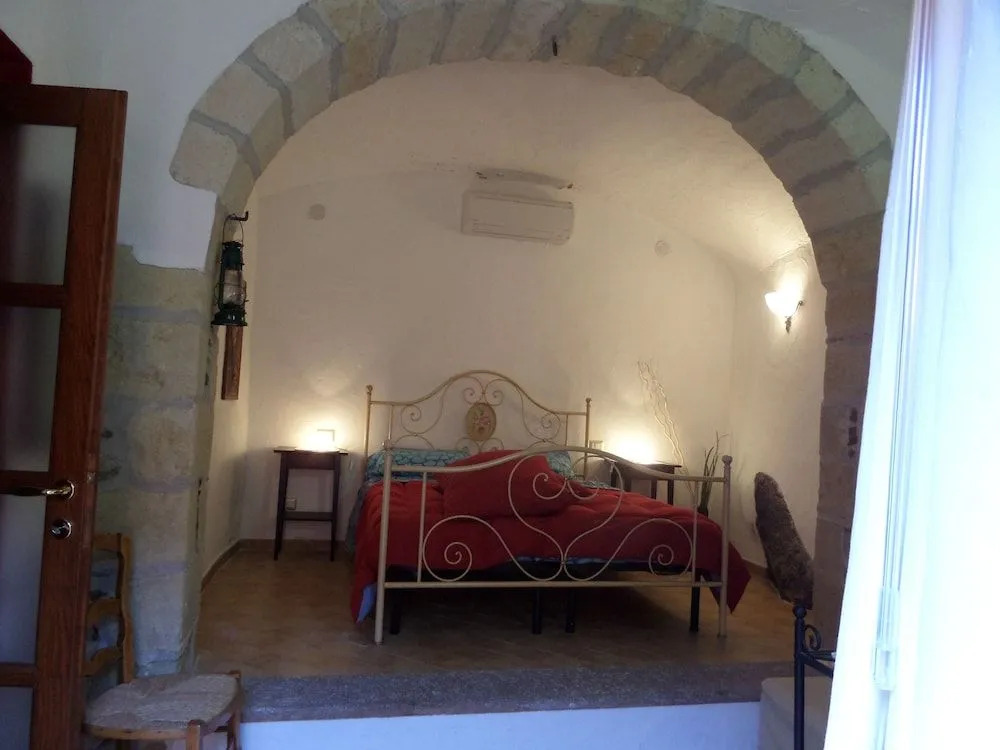 Vicolo della Luna