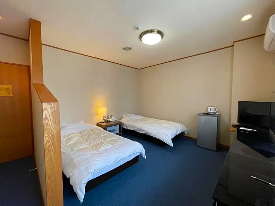 Marina Hotel Kaikuu