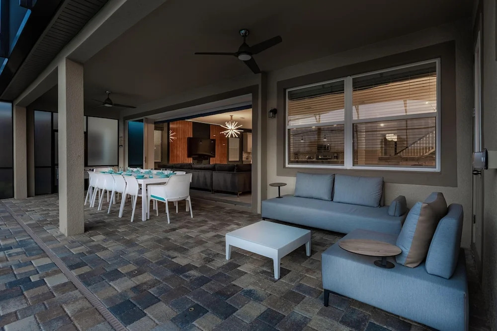 Sr015v: 9 Bed, Treehouse, Avengers, Ping Pong by Villatel