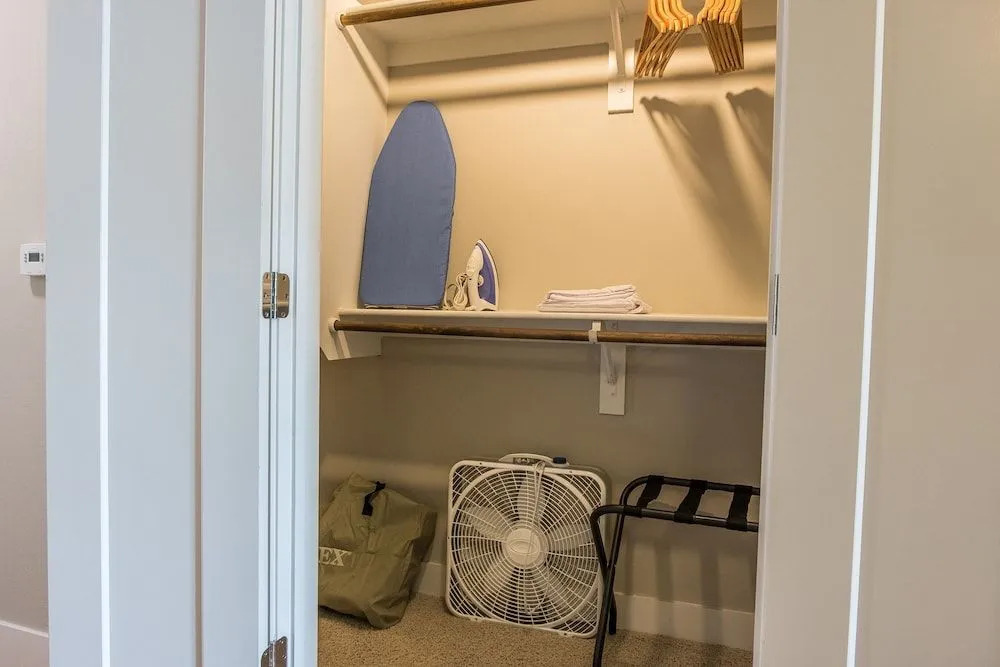 FRONTDESK Old Town Apts Scottsdale