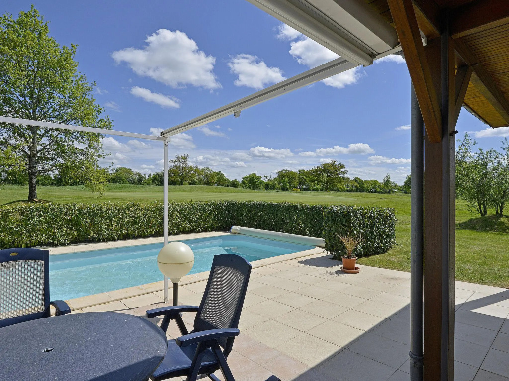 Tasteful villa with Wi-Fi, located in natural surroundings