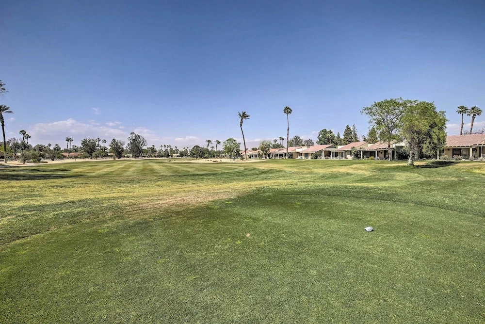 Golfers Haven! Palm Desert Escape w/ Pool Access