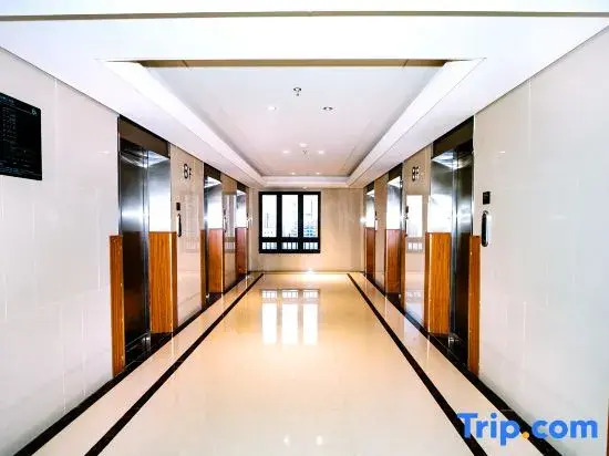Zhijian Homestay (Zhengxu Hui Poly Cultural Plaza)