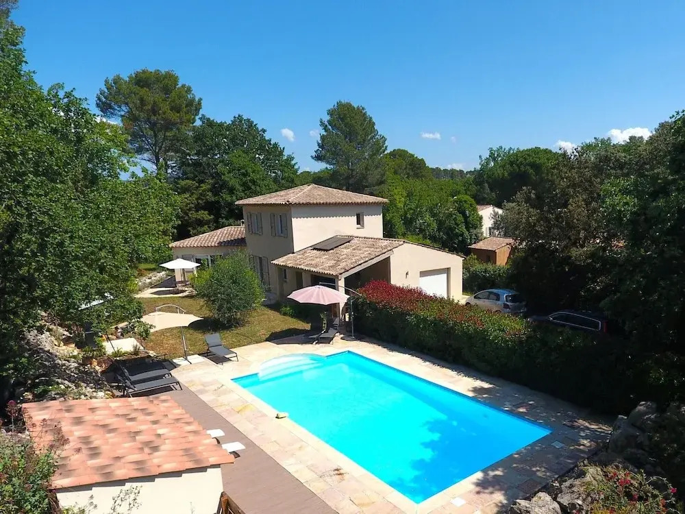 Magnificent Holiday Home With Pool