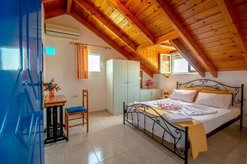 George Beachfront Apartments