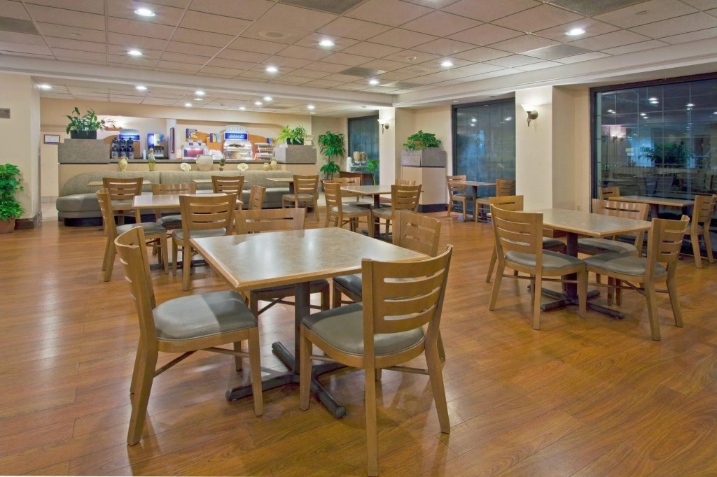 Holiday Inn Express & Suites Miami - Hialeah by IHG