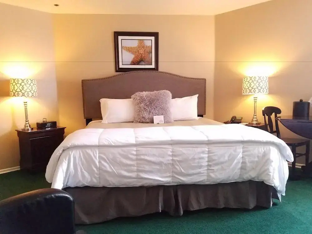 The Seaside Oceanfront Inn