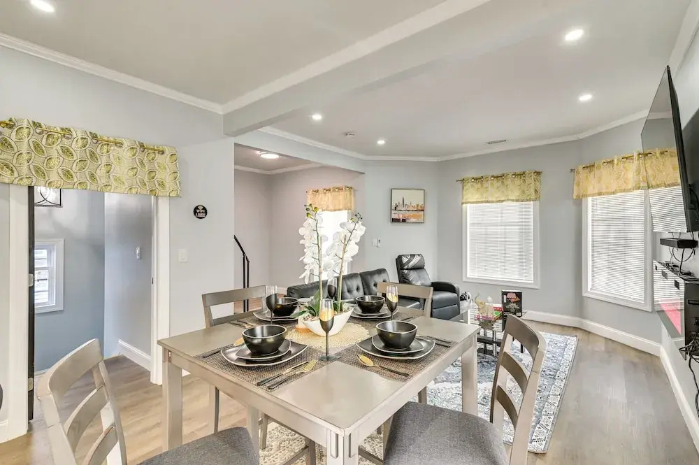 Walk to Park: Modern Apt 2 Mi to Union College!