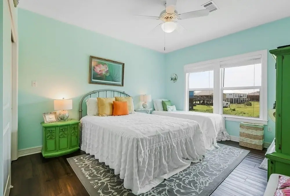 Miss Molly's 2 Bedroom Home by RedAwning