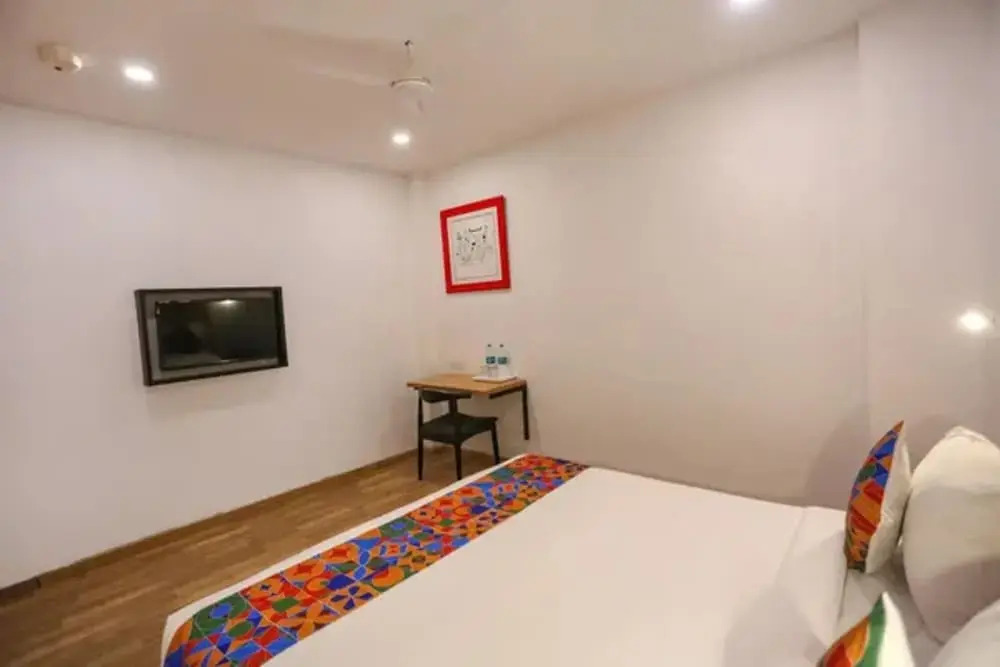 Fabhotel Zenora