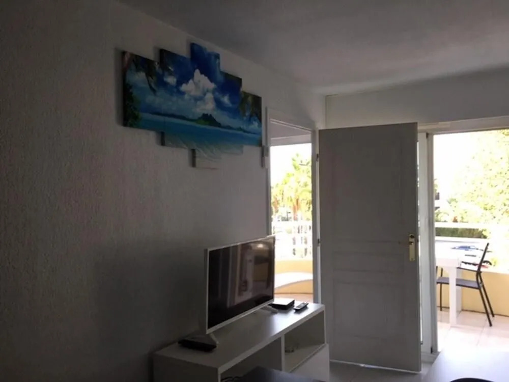 Apartment With One Bedroom In Frejus With Wifi 300 M From The Beach