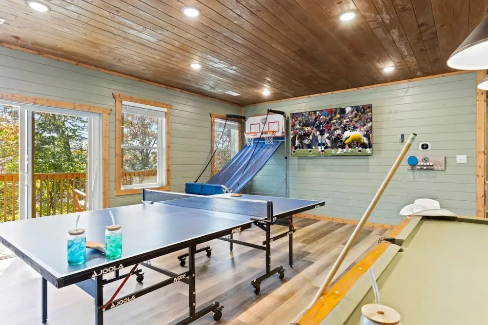 Luxe Mountain Pool Escape by Ghosal Luxury Lodging