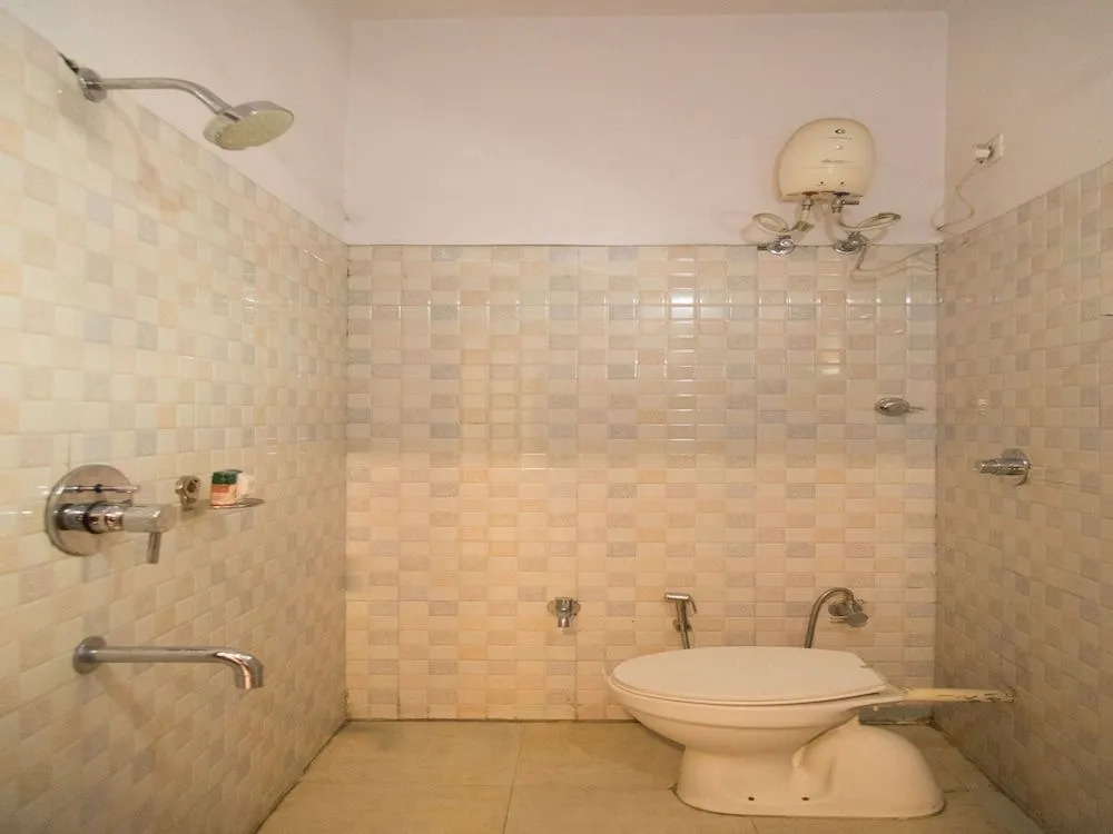 OYO 10365 Hotel RR