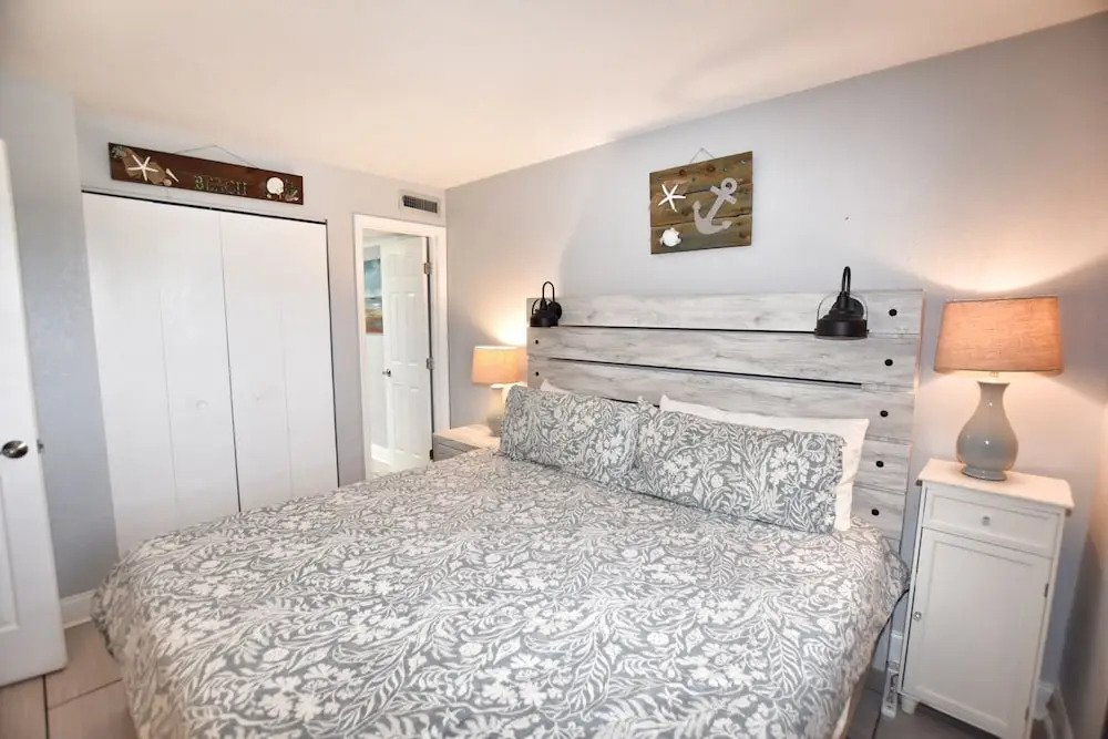 0503 Waters Edge Resort 1 Bedroom Condo by Redawning