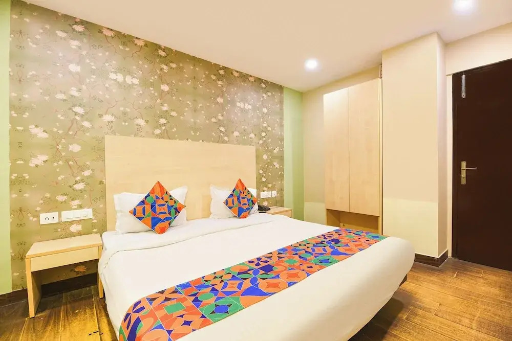 Fabhotel Crescent