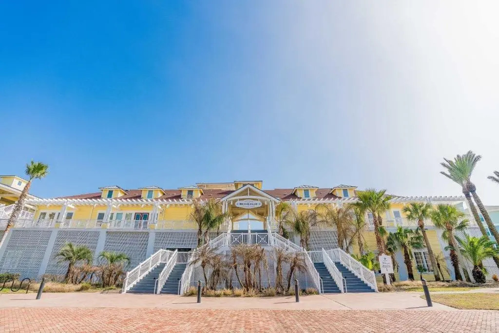 Stunning Sunsets Steps from Pool Lazy River Ocean Bay Views