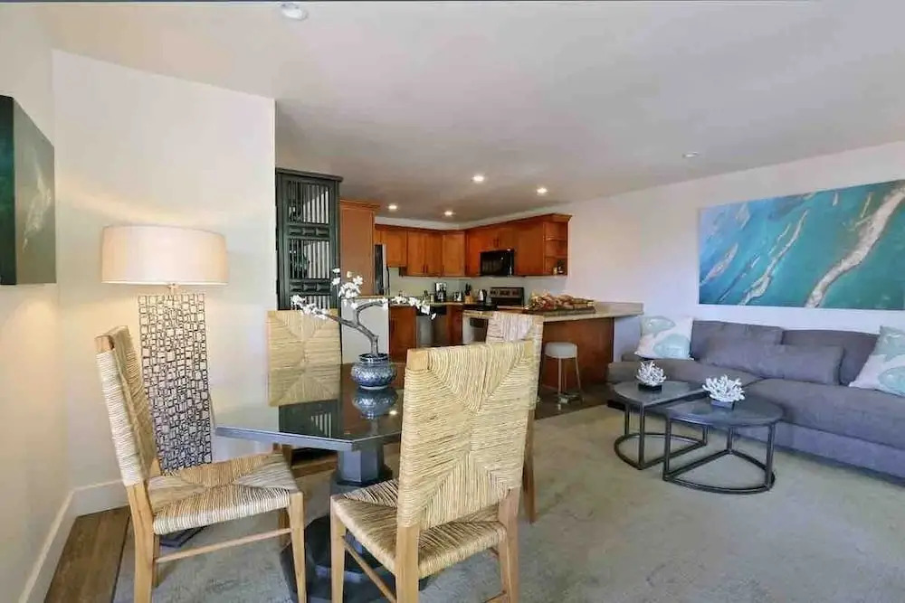 2141 IliIli Rd - 14 Br Villa