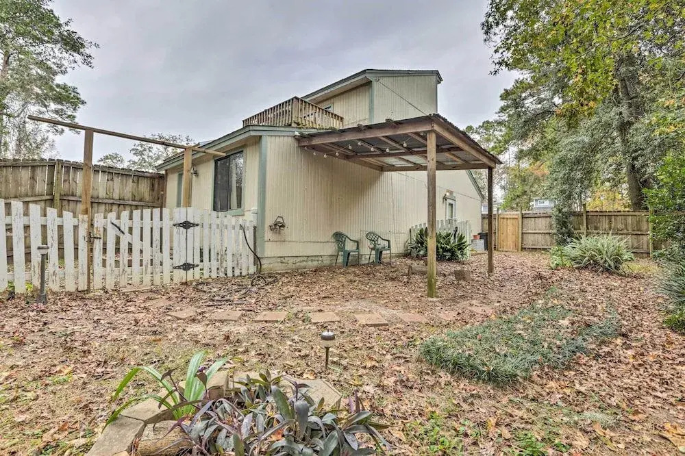 Lush, Serene Townhome ~ 3 Mi From FSU Campus
