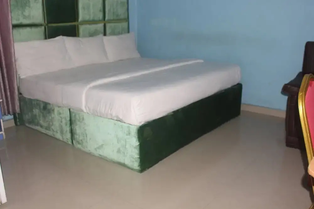 De Milton Hotel and Suites