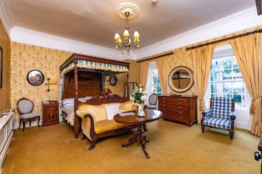 Step House Hotel