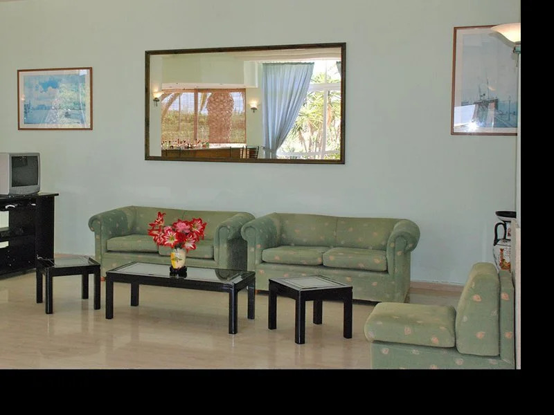 Paramonas Hotel