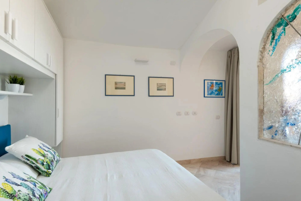 it has 1 bedroom communicating with living room with sofa bed, kitchen, large terrace (with table an-SHERDEN BILO 8