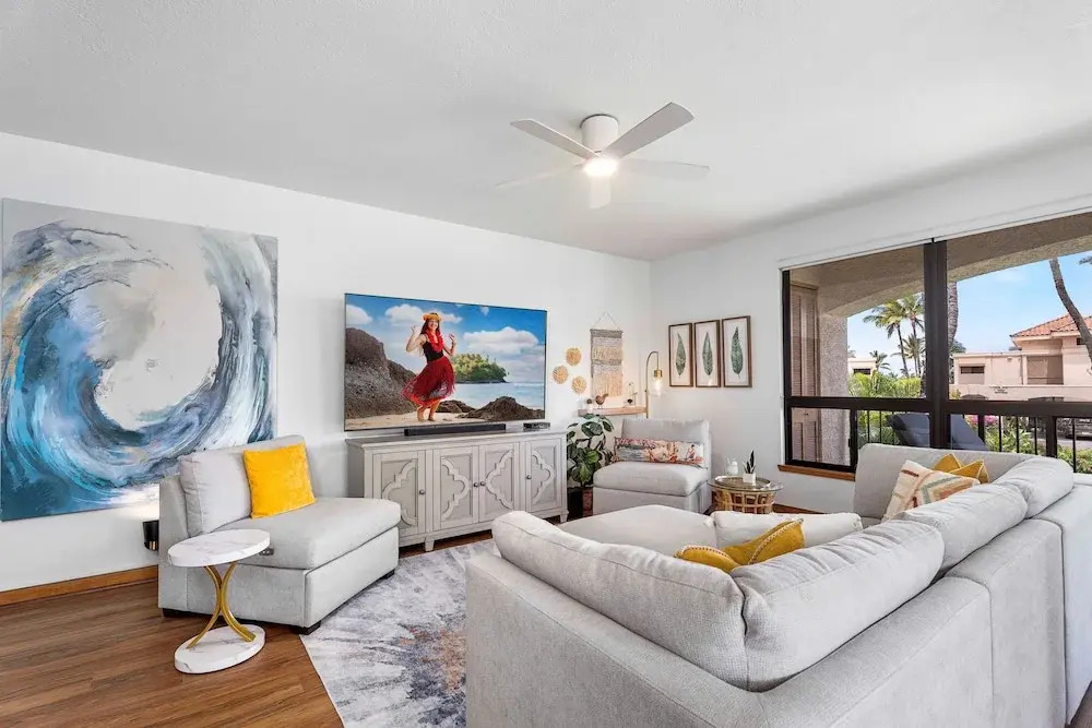 Newly Renovated - Gorgeous Condo & Location - Vrkcv