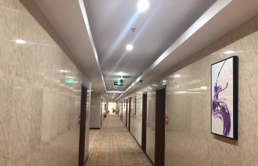 PAI Hotels·Zhuhai Mingzhu Light Rail Station Haina City Store