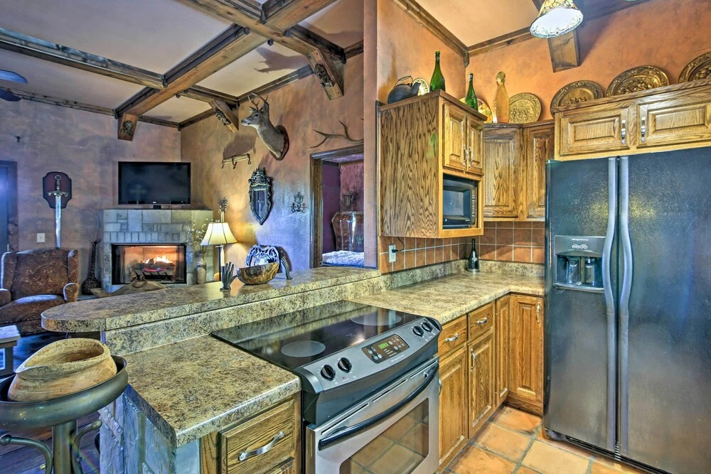 11 Mi to Dtwn: Murphy Gem w/ Hot Tub & Mtn Views!