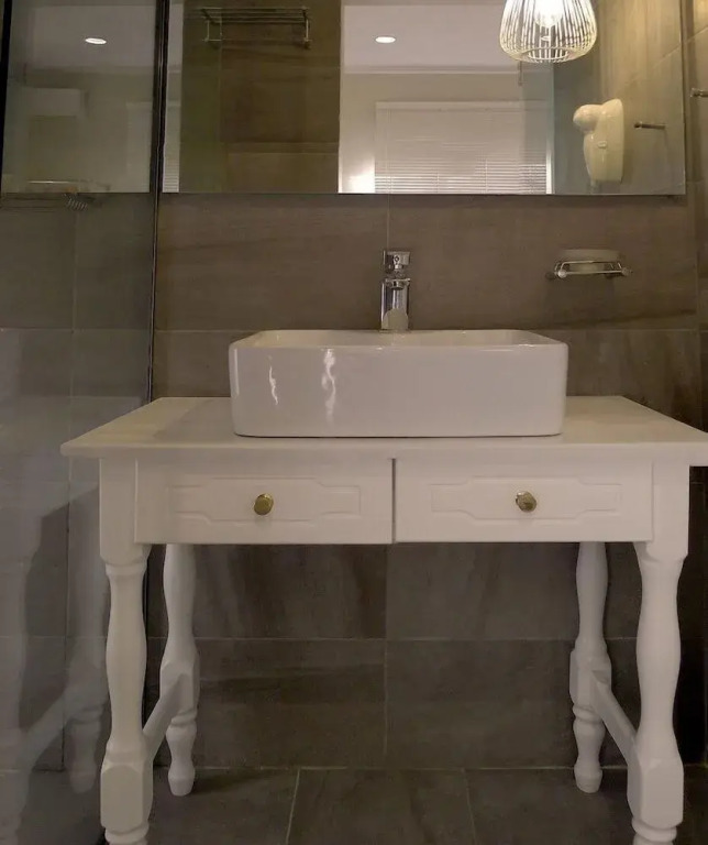 Ampoulos Rooms & Apartments