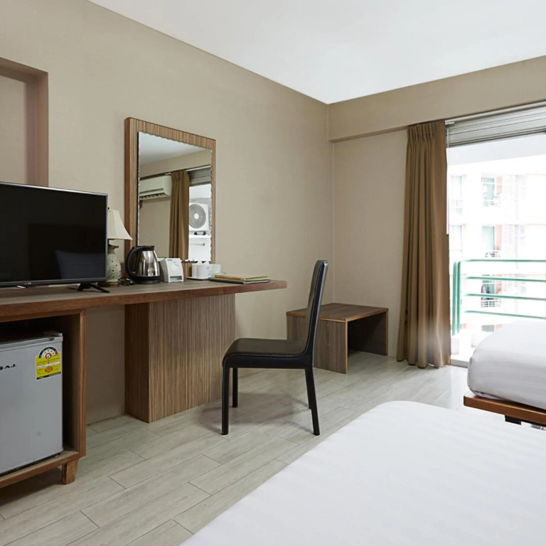 Watana Hotel