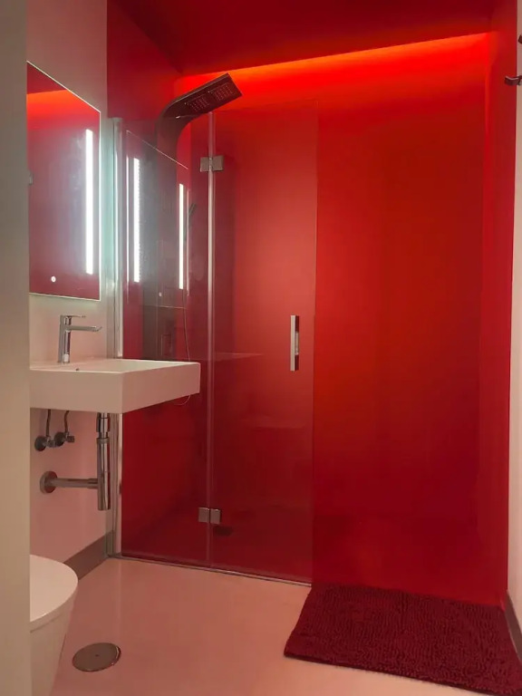 LAHOLA Glam Suites