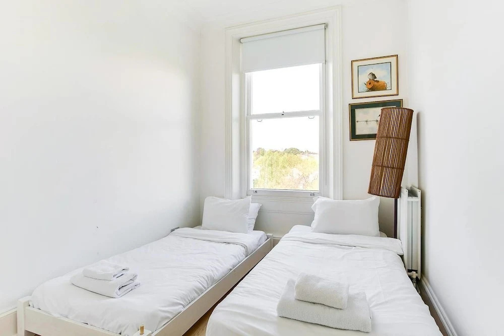 Beautiful 2BR Home in Wimbledon Village W/parking